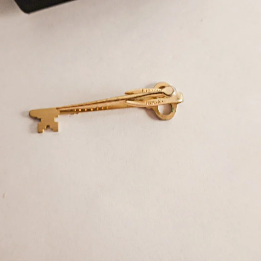 Hickok Vintage Gold Tone Skeleton Key Style Tie Bar Clip